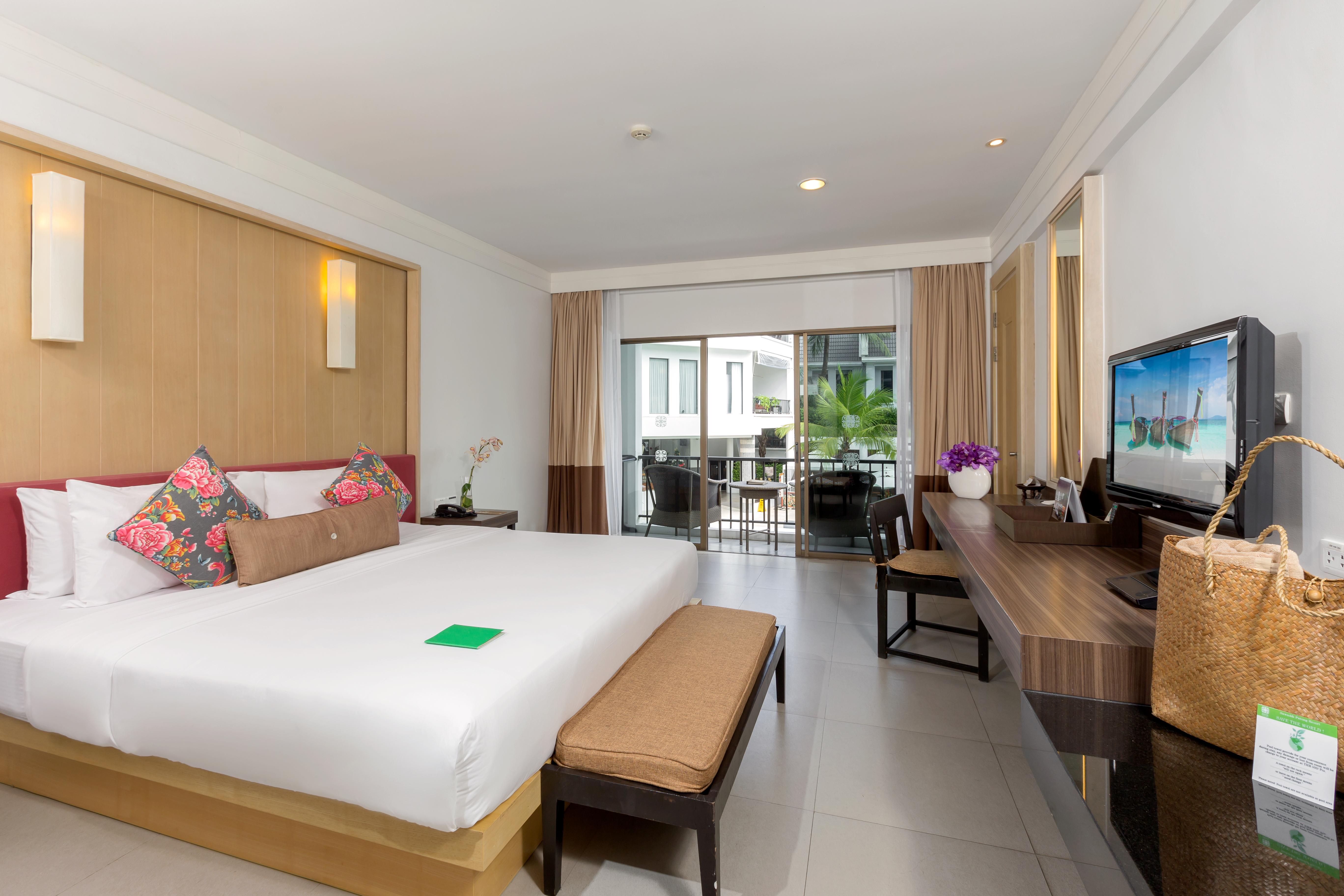 Sawaddi Patong Resort & Spa By Tolani - Sha Extra Plus Exterior foto