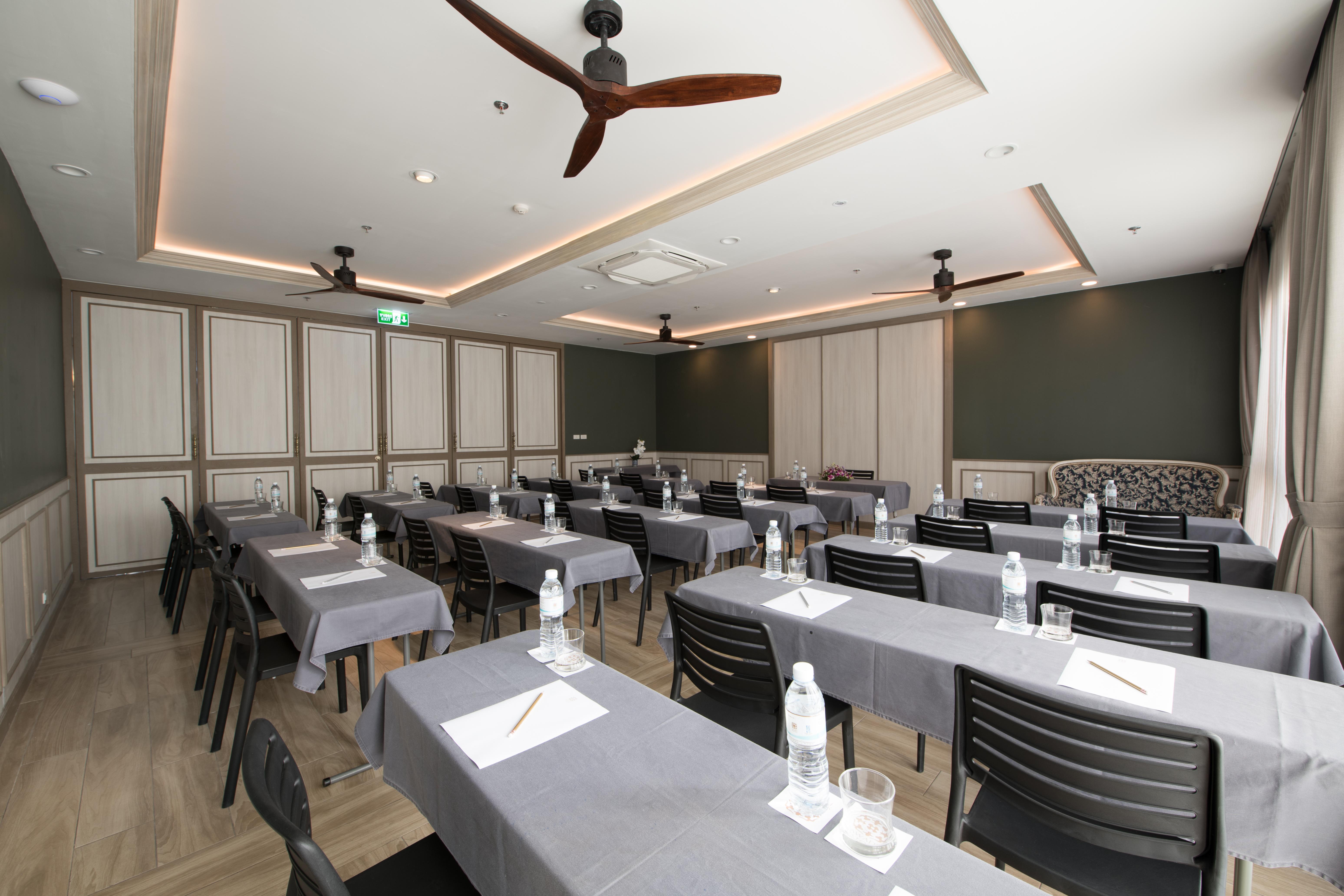 Sawaddi Patong Resort & Spa By Tolani - Sha Extra Plus Exterior foto
