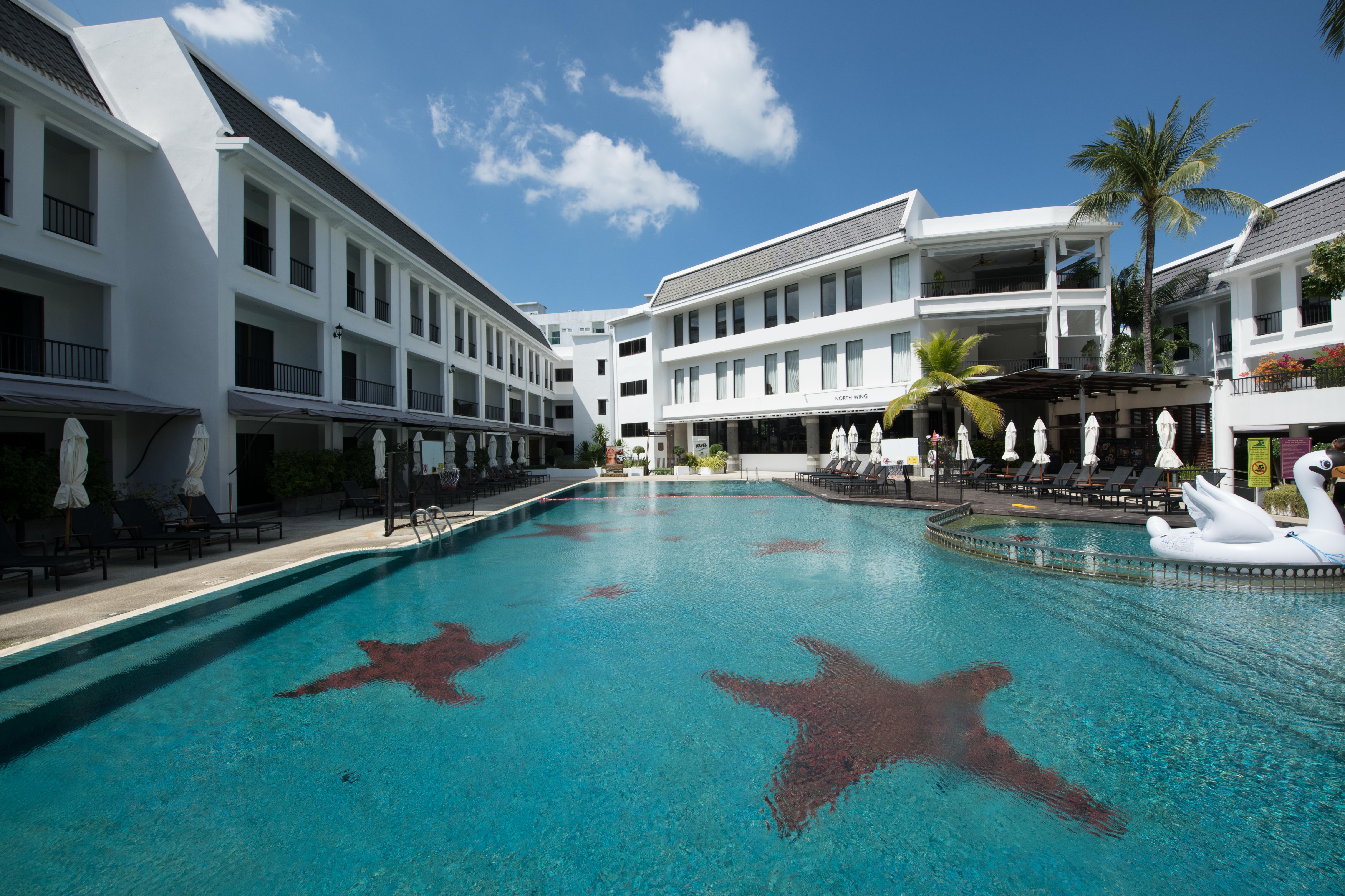 Sawaddi Patong Resort & Spa By Tolani - Sha Extra Plus Exterior foto